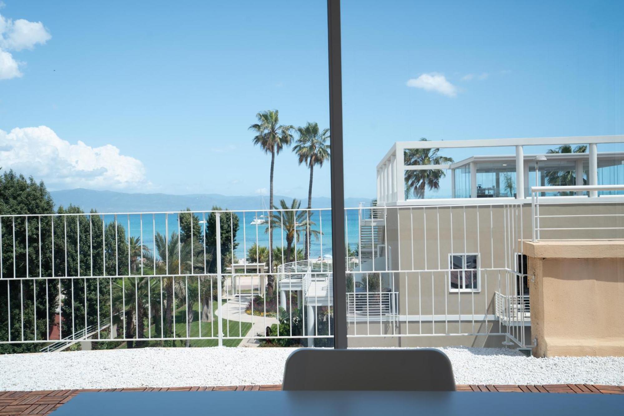 شقة Terrazza Sella Del Diavolo - Vista Mare - Wifi Ac كالياري المظهر الخارجي الصورة